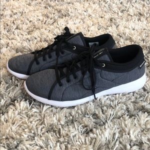 Reebok Runaround Women’s Shoe